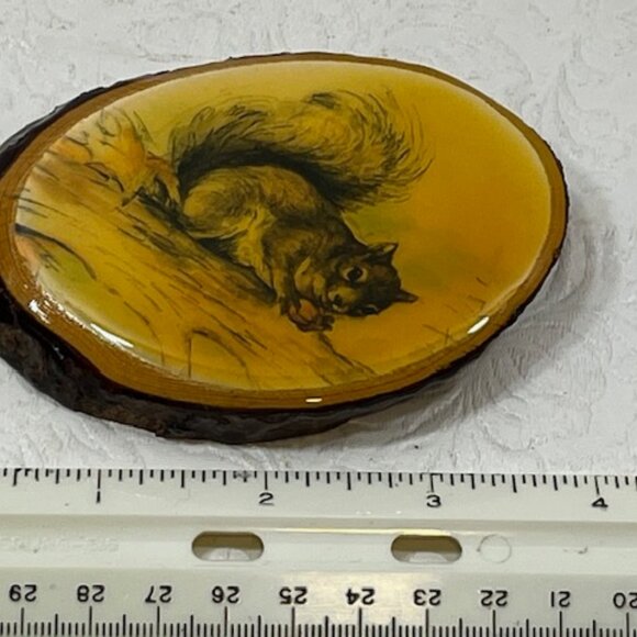VTG Decoupage Squirrel Acorn on Log Slice Wood Bark Hanging Wall Decor 2.5"x4" - Picture 7 of 8